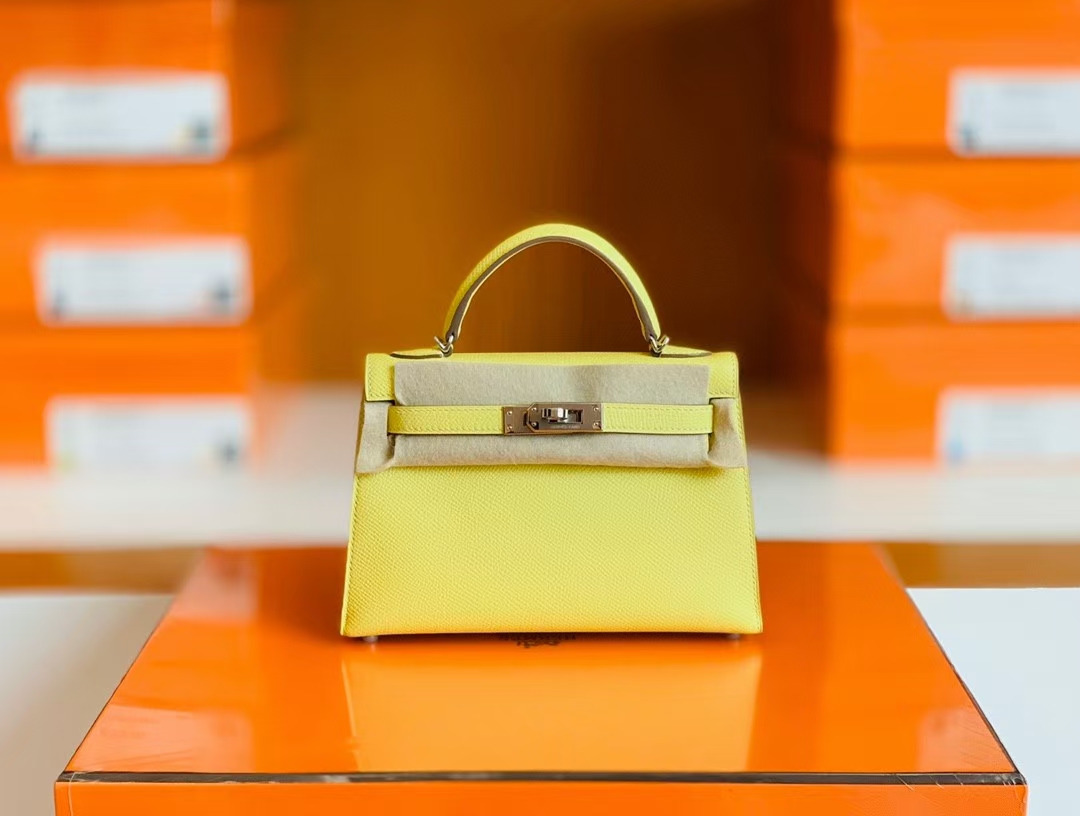 HERMèS MINIKELLY II 9R Lime Veau Epsom GOLD HARDWARE – SukiLux